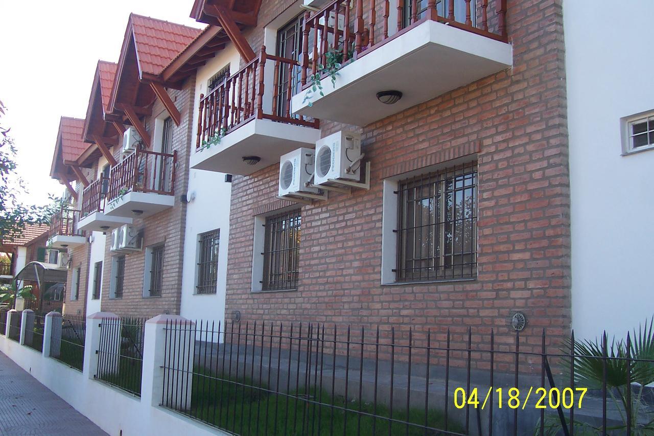 Piscu Yaco Apartahotel Merlo